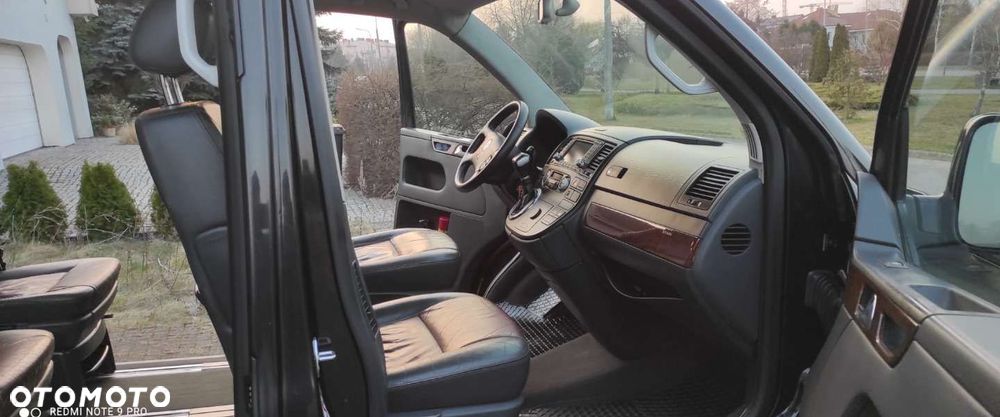 Volkswagen Multivan - 33
