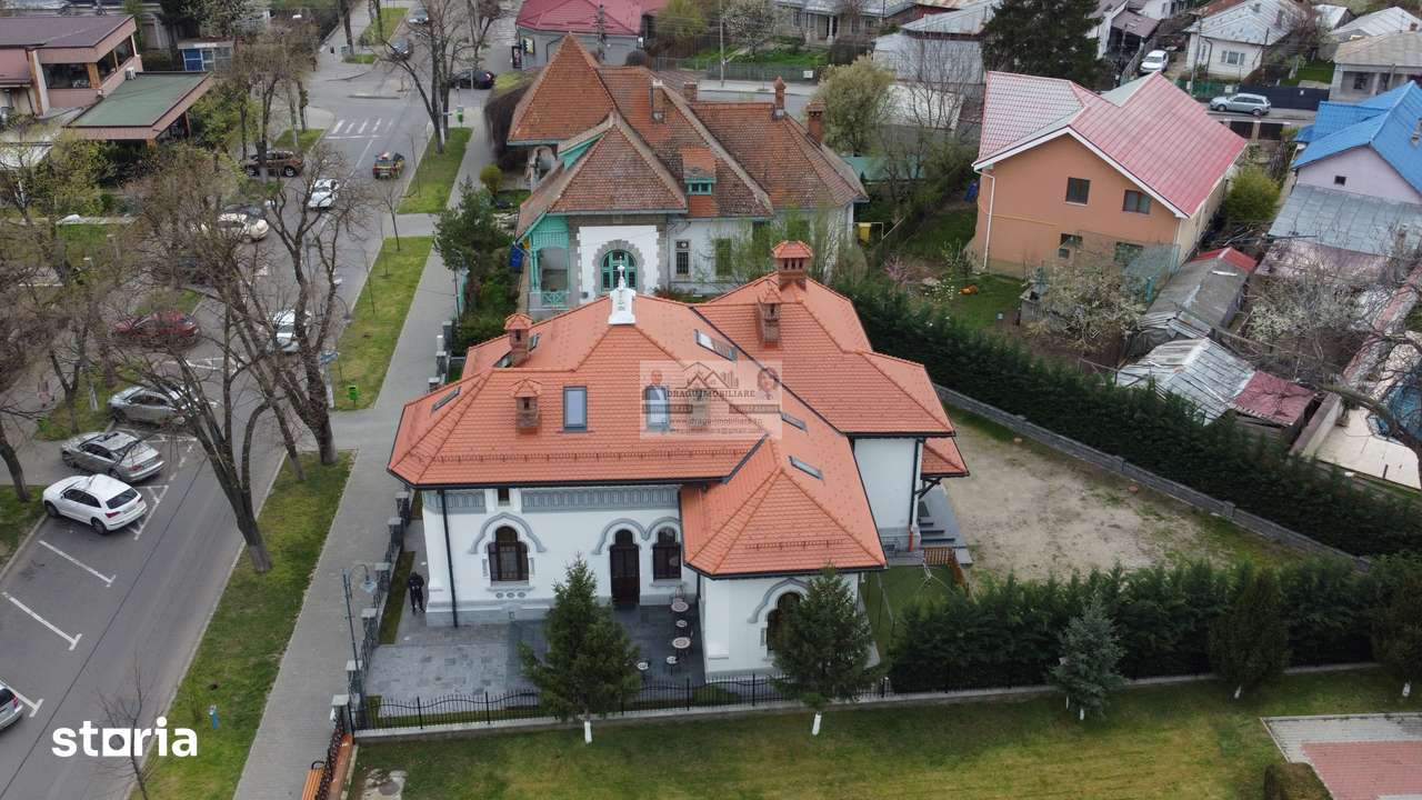 Vila Magnifica Tecuci - Splendoare Arhitecturală și Lux Modern - Imagine principală: 2/14