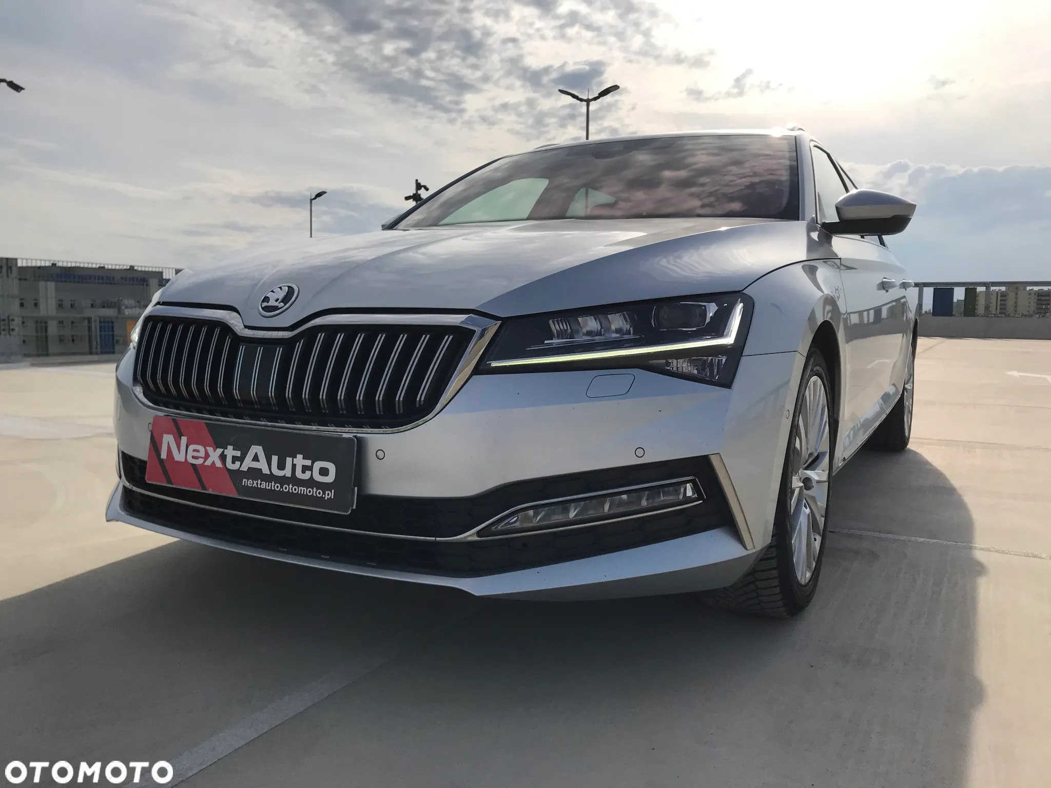 Skoda Superb 2.0 TDI SCR L&K DSG - 4