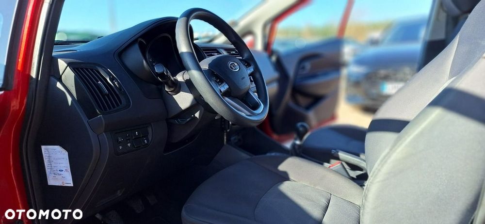 Kia Rio - 10