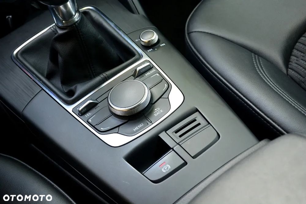 Audi A3 3-drzwiowe 1.4 TFSI Ambition - 12