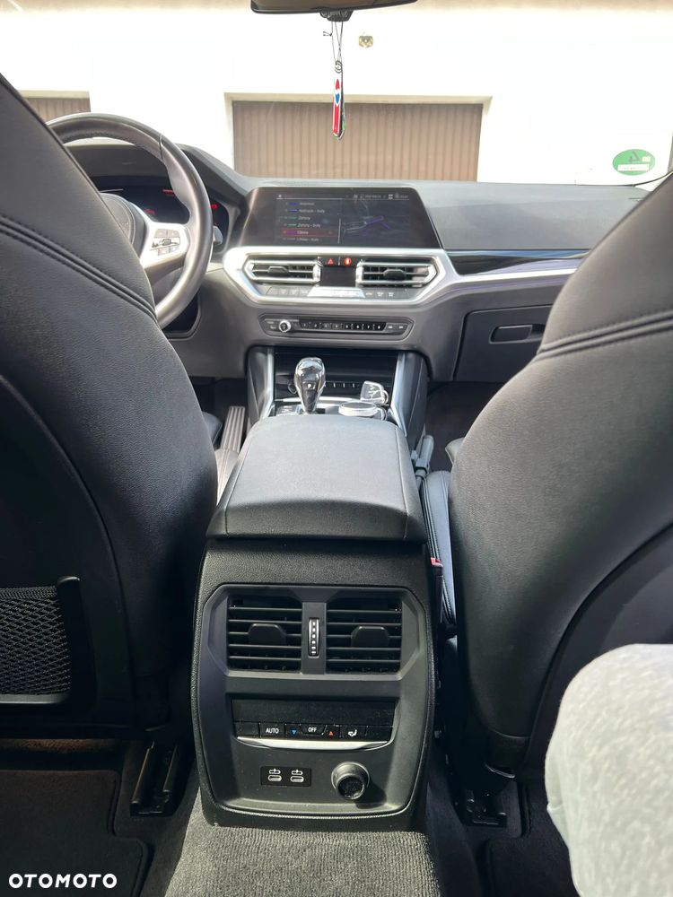 BMW Seria 3 320d Sport Line - 28