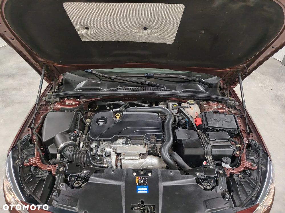 Opel Insignia 1.5 T Exclusive S&S - 37