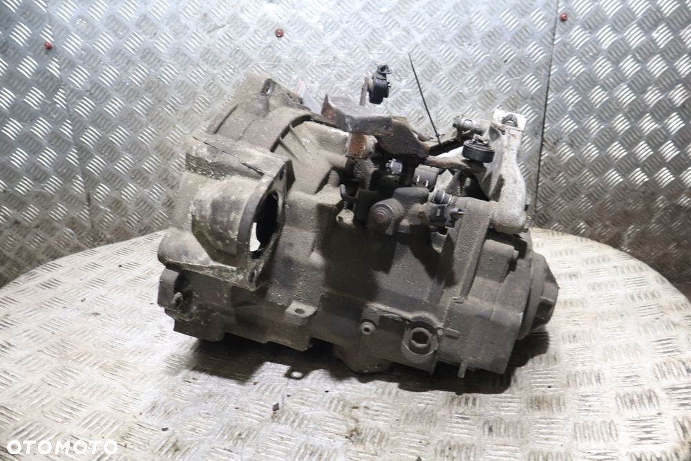 SKRZYNIA BIEGÓW 6 BIEGOWA OCTAVIA II 2.0FSI GQP - 4