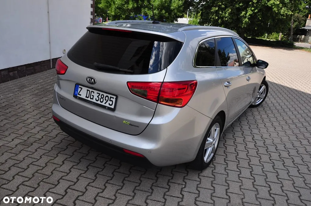 Kia Ceed 1.6 GDI ISG Spirit - 12