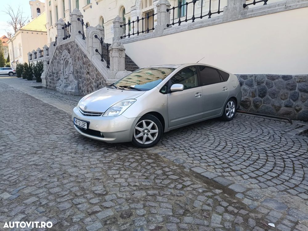 Toyota Prius - 3