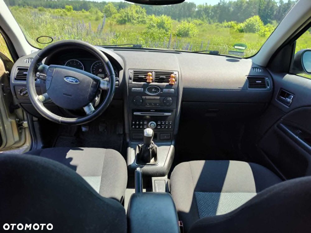 Ford Mondeo - 8