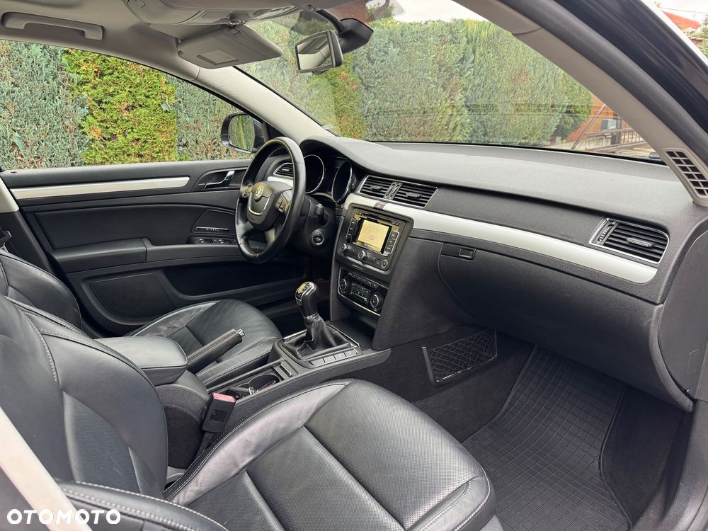 Skoda Superb Combi 2.0 TDI 4x4 Elegance - 9