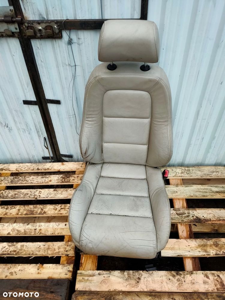 fotel lewy przód audi tt 8n biała skóra - 1
