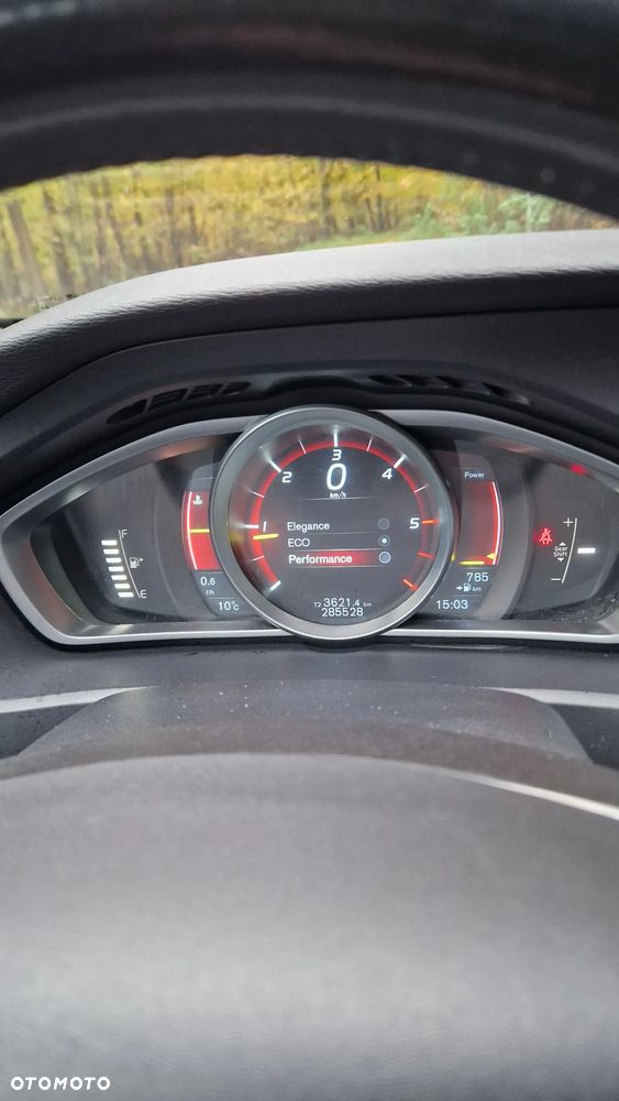 Volvo V40 D4 Drive-E Momentum - 16