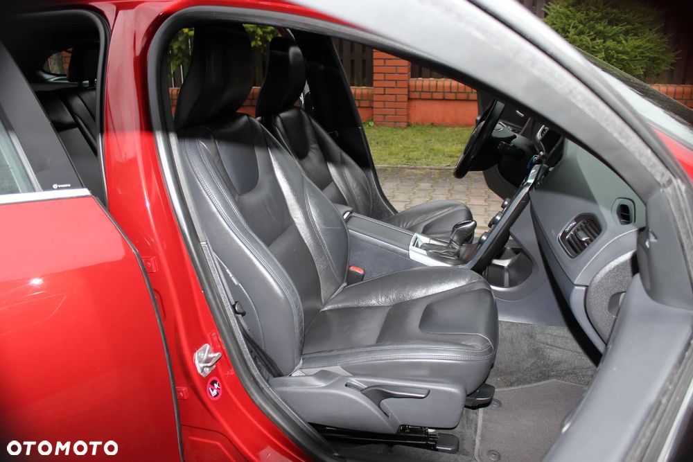 Volvo V60 D5 Geartronic Summum - 13