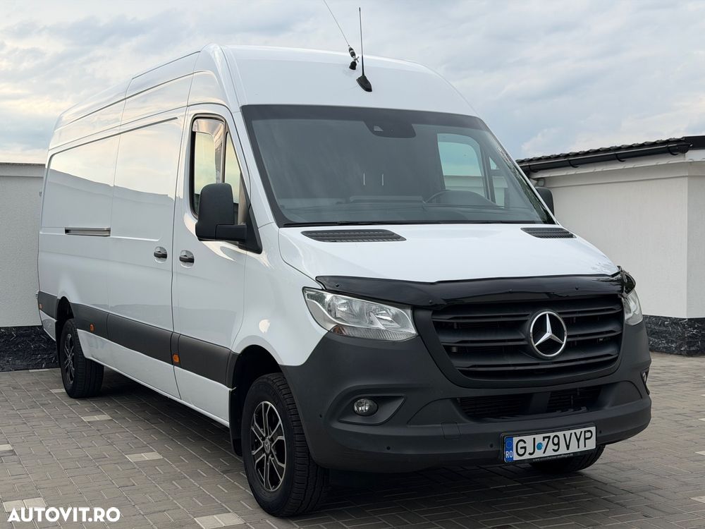 Mercedes-Benz Sprinter - 2