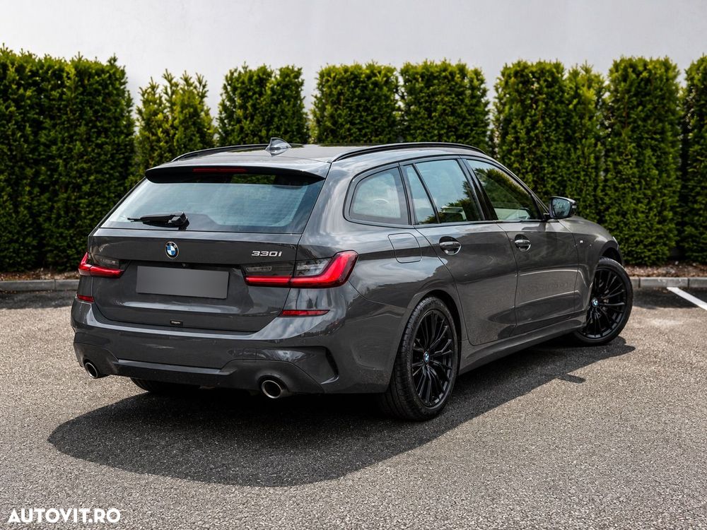 BMW Seria 3 330i AT - 3