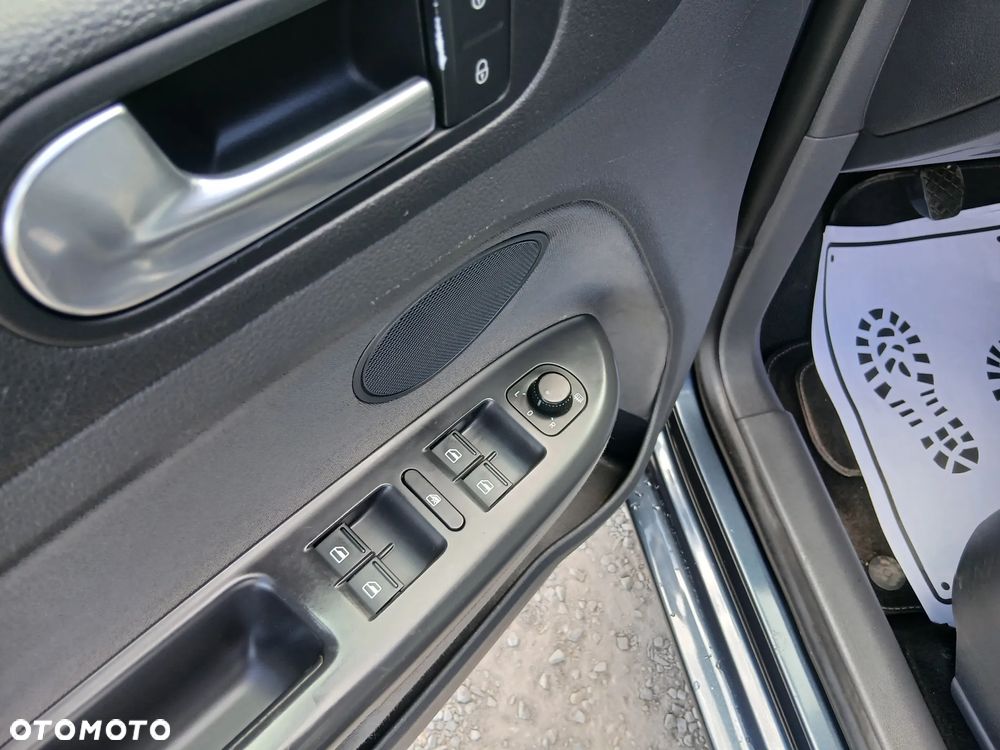 Volkswagen Golf Plus 1.4 TSI Trendline - 8
