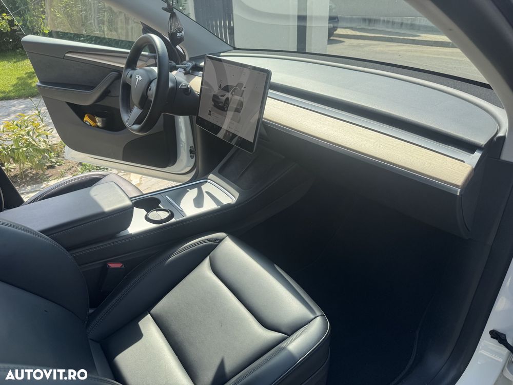 TESLA Model Y 2022 — imagine 2