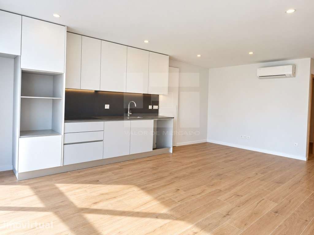 Fantástico Apartamento T1+1 Remodelado com Garagem - Cavernães, Viseu - Grande imagem: 2/37