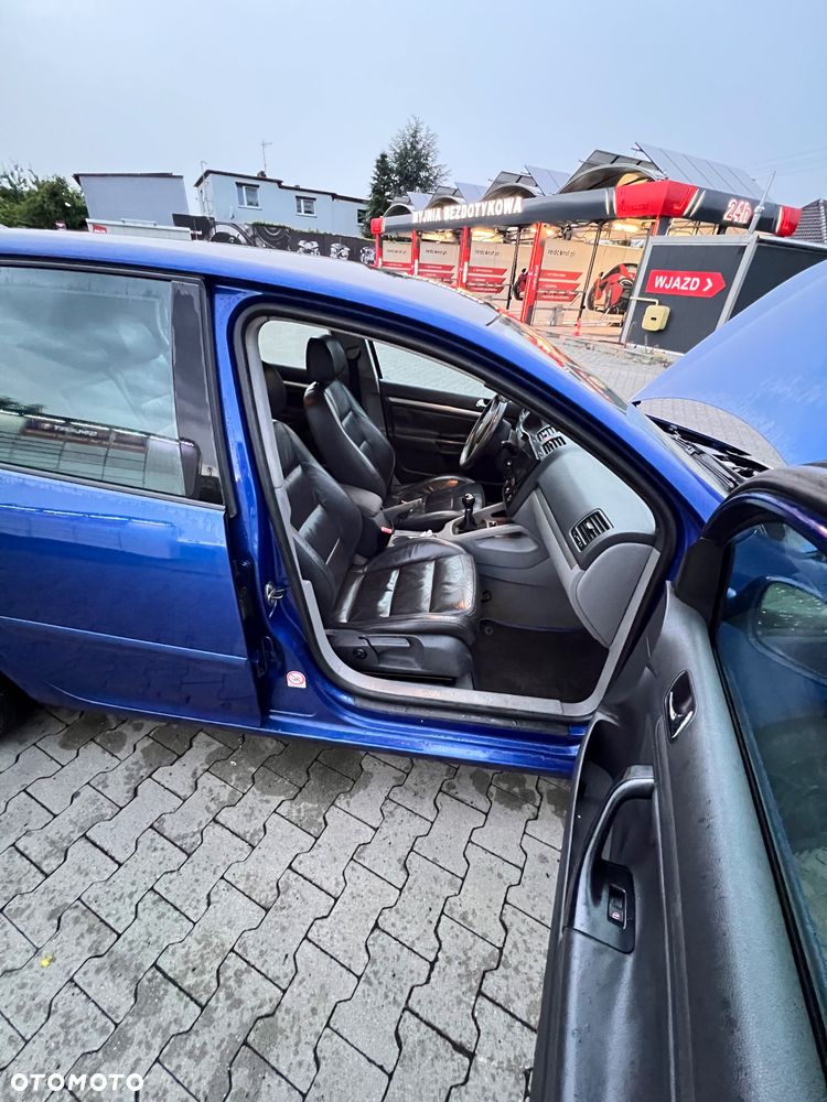 Volkswagen Golf 2.0 TDI DPF GT - 10