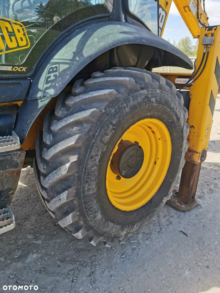 JCB 3CX Powershift - 26