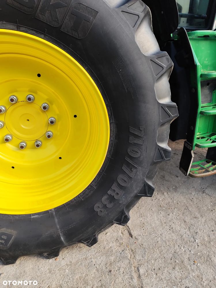 John Deere 6215R - 10