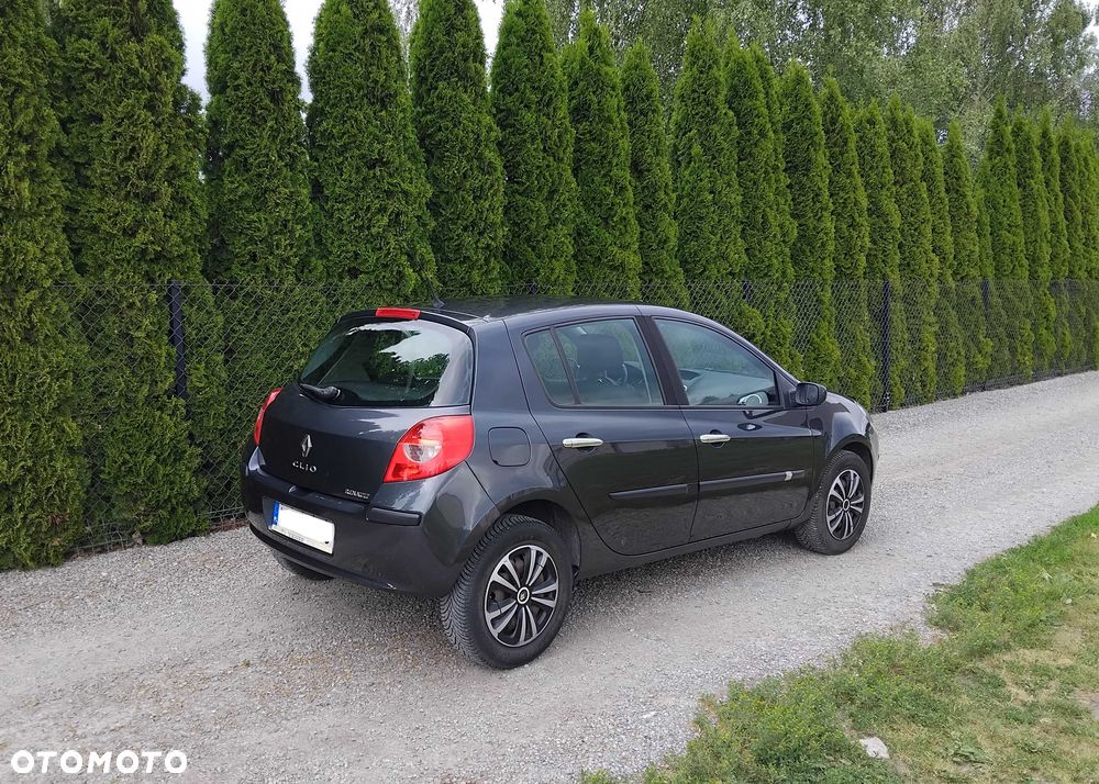 Renault Clio - 5