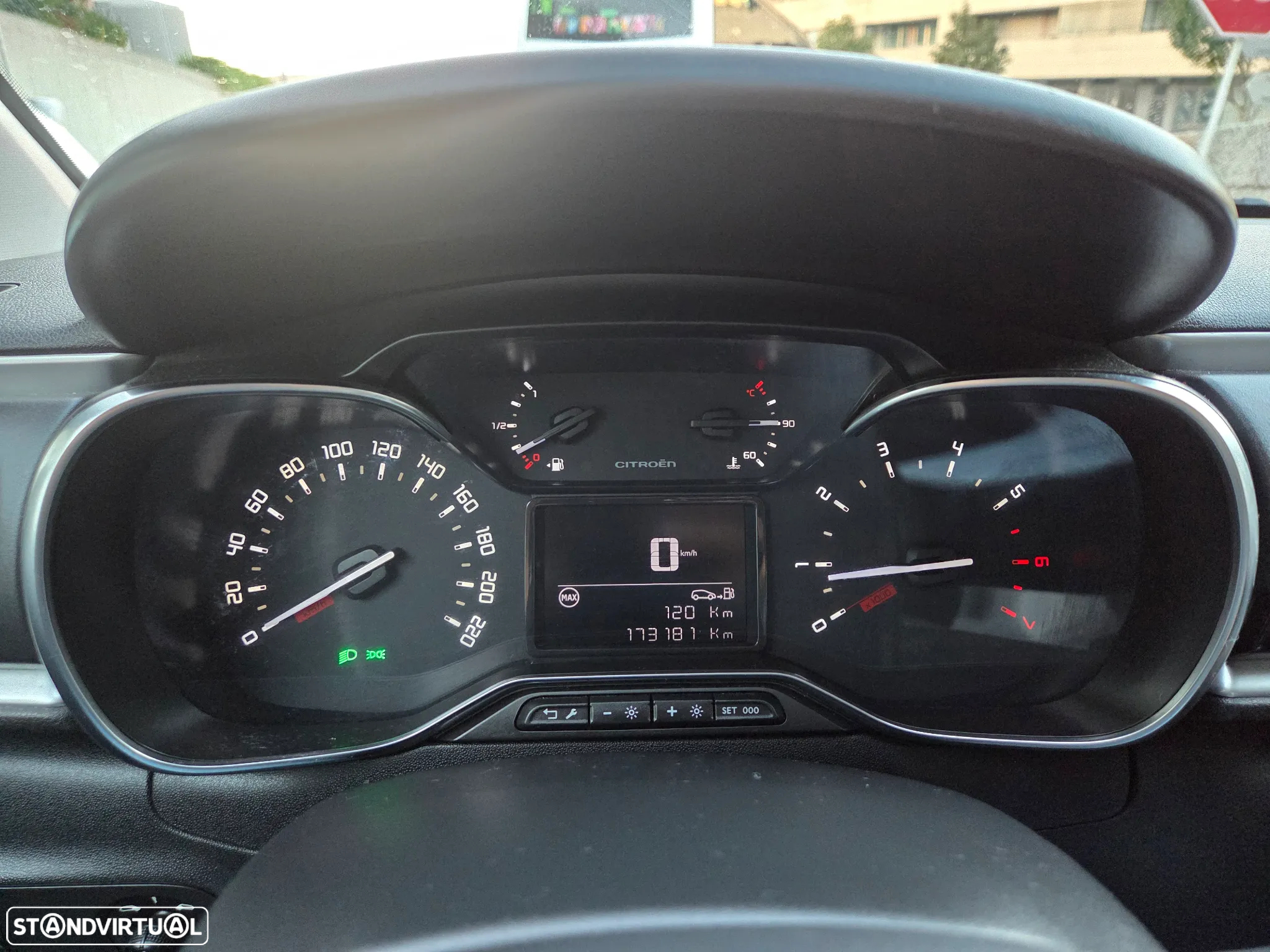 Citroën C3 1.2 PureTech Shine - 32
