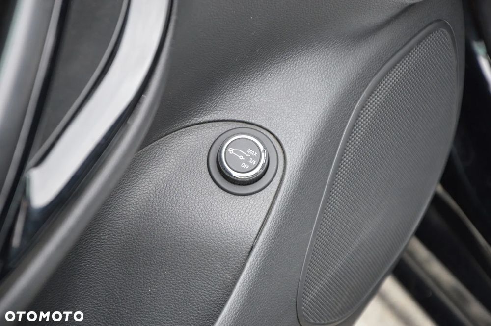 Opel Astra 1.4 Turbo Innovation - 17