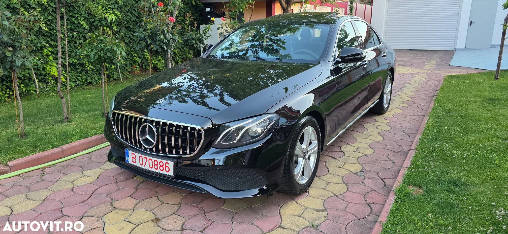 Mercedes-Benz E 200 d 9G-TRONIC AMG Line - 1