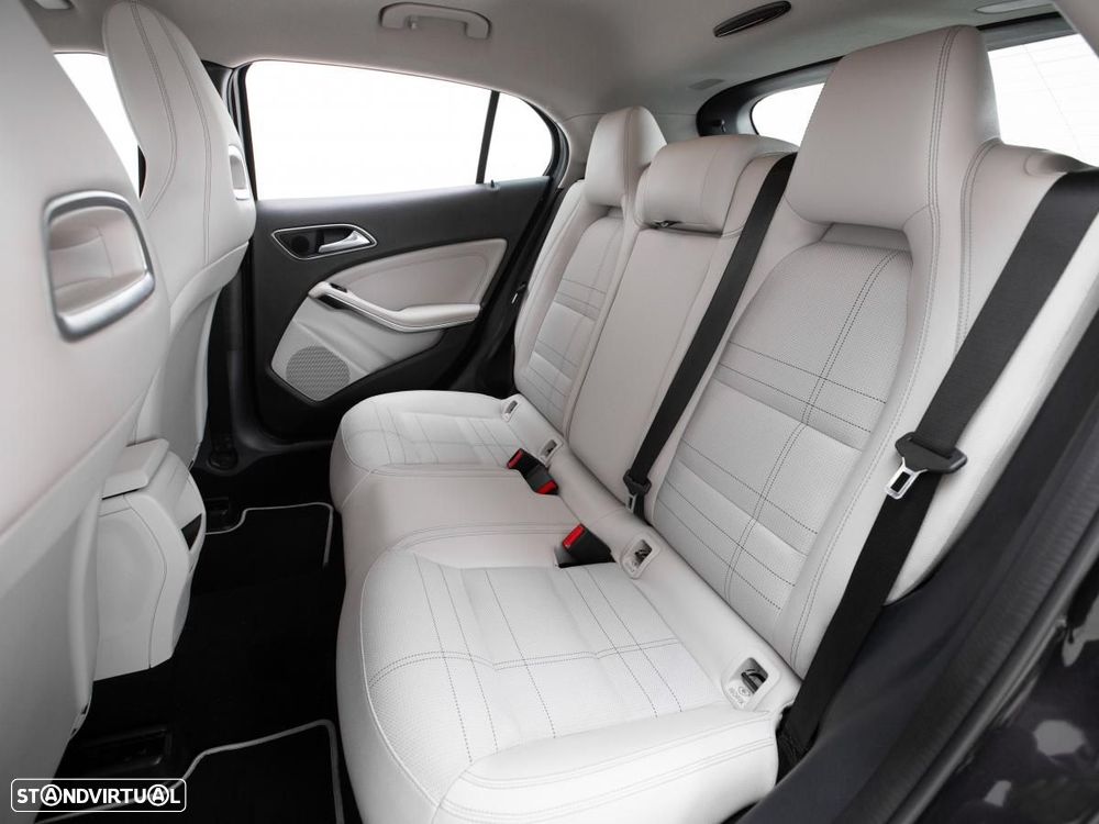 Mercedes-Benz GLA 180 - 10