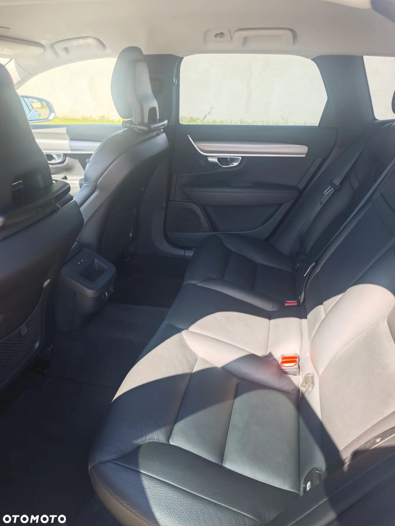 Volvo V90 D4 Momentum - 14