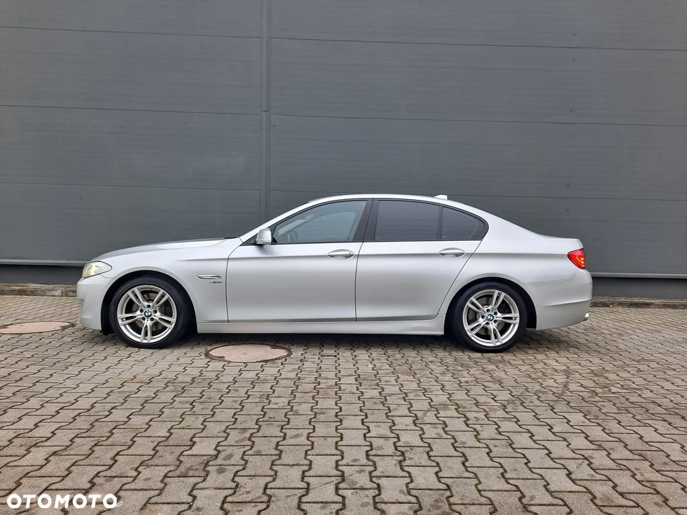 BMW Seria 5 530d xDrive Luxury Line - 3