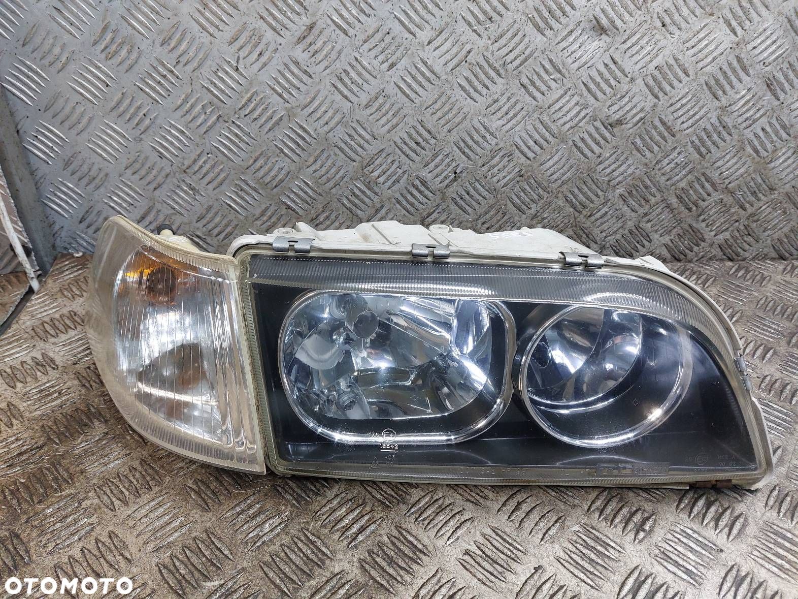 LAMPA PRAWY PRZÓD + KIERUNKOWSKAZ VOLVO S40 V40 I LIFT EU EUROPA - 1