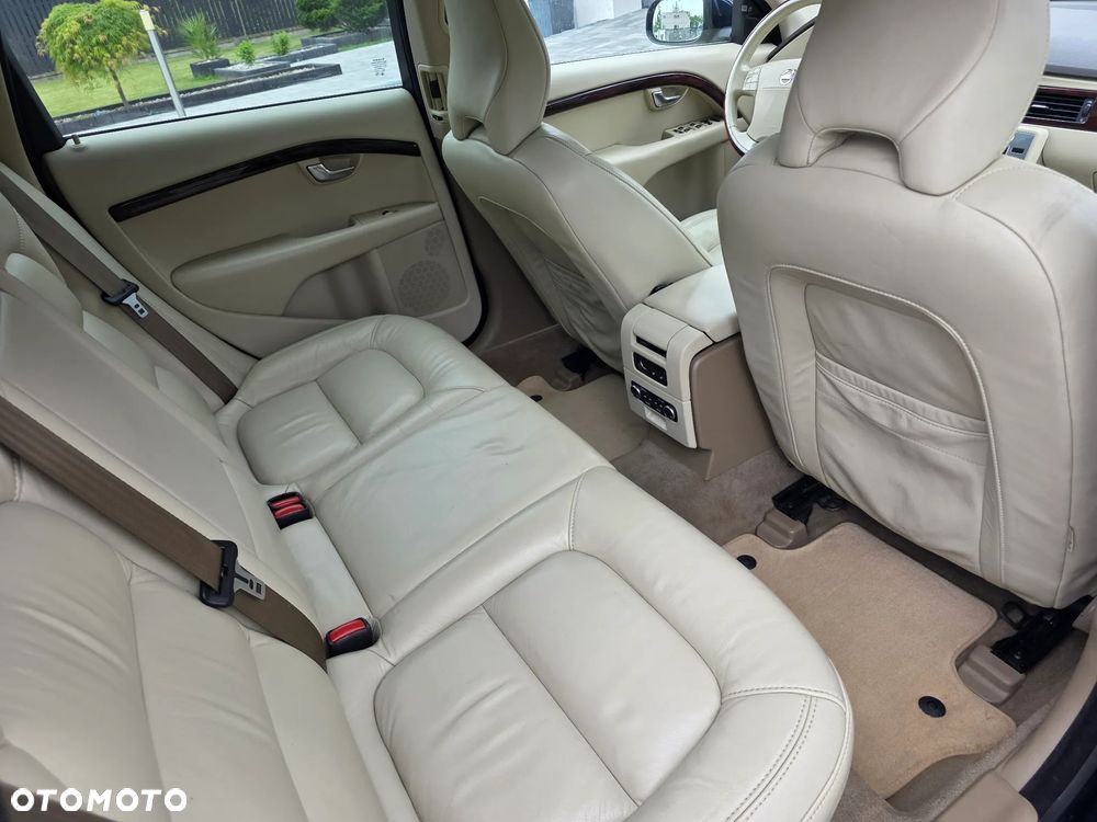 Volvo V70 2.5T Summum - 8