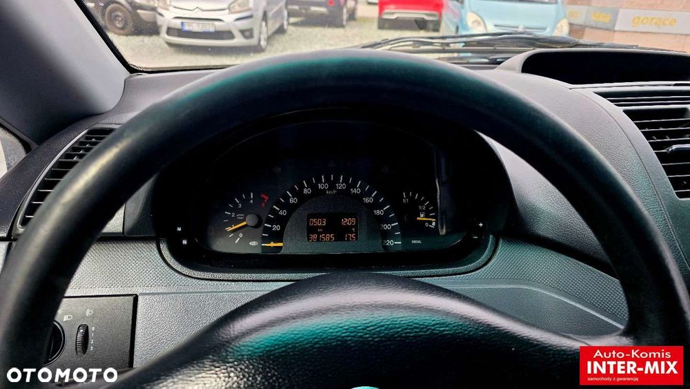Mercedes-Benz Vito - 25