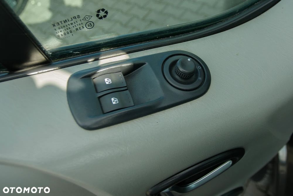 Opel Vivaro L2H1 2.9t - 29