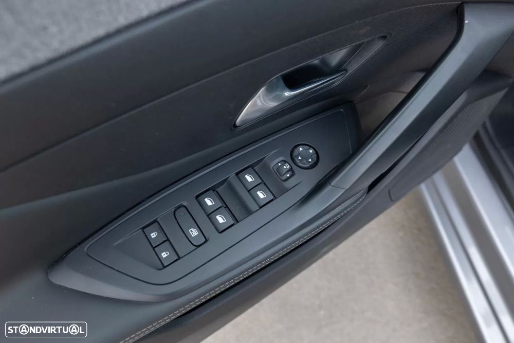 Peugeot 308 SW 1.6 Hybrid Allure Pack e-EAT8 - 25