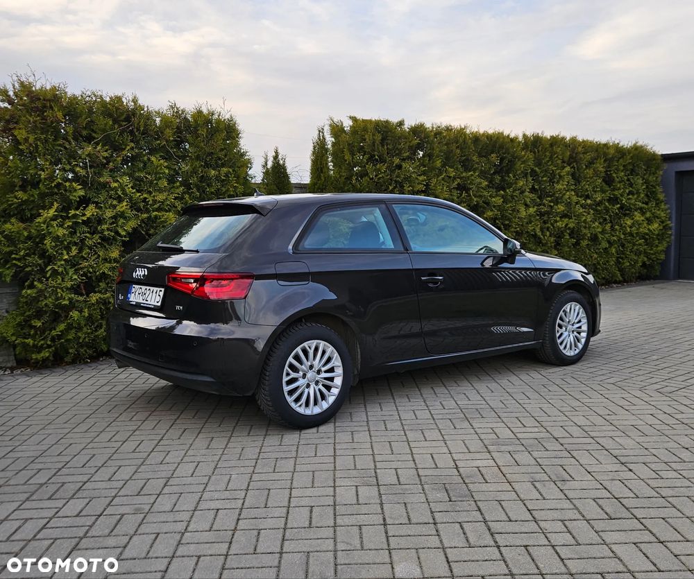 Audi A3 3-drzwiowe 1.6 TDI Attraction - 15