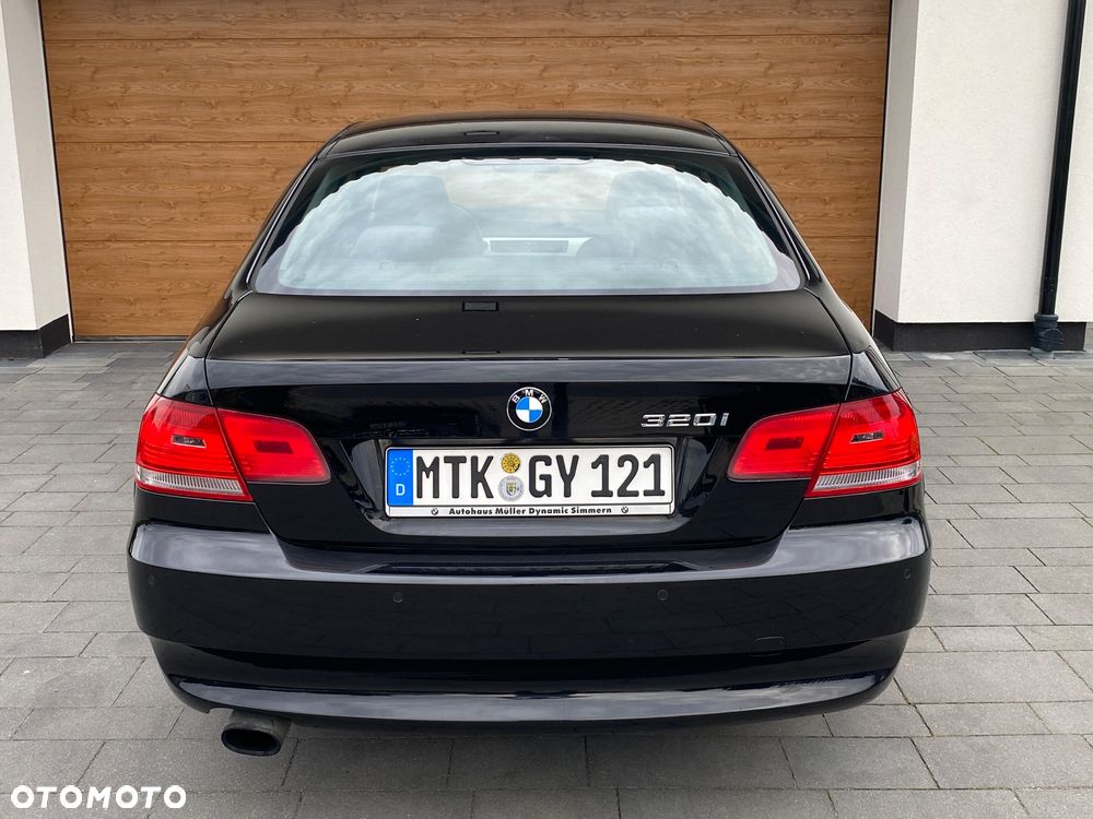 BMW Seria 3 320i Edition Exclusive - 17