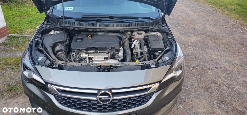 Opel Astra 1.4 T Elite - 10