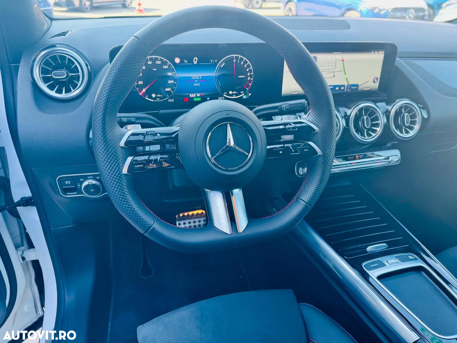 Mercedes-Benz GLA - 12