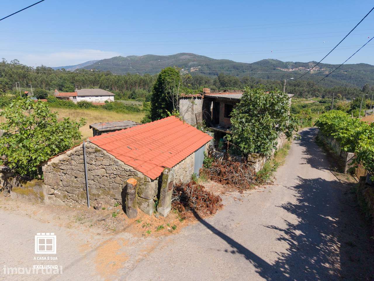 Quinta para restaurar em Macieira de Cambra - Exclusivo - Grande imagem: 2/20
