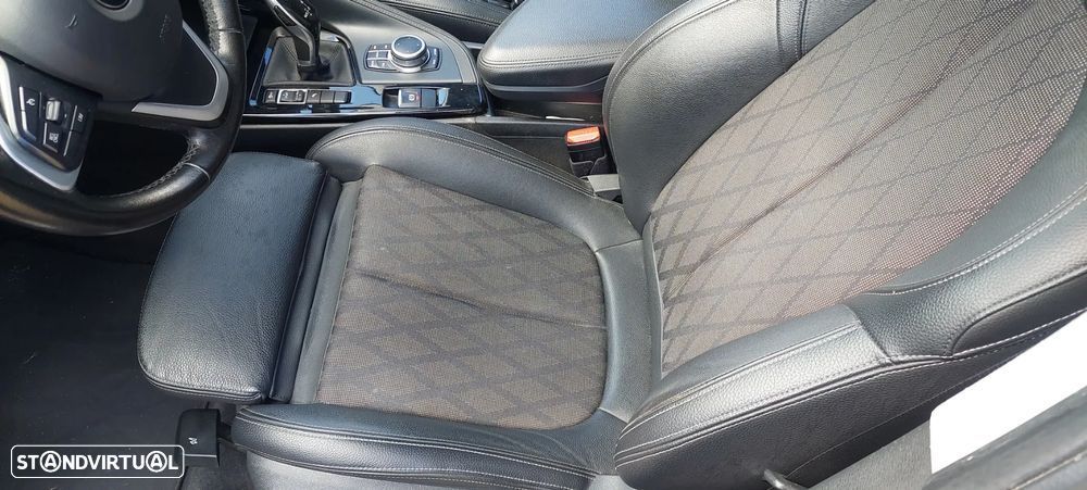 BMW X1 16 d sDrive Auto Line Sport - 14