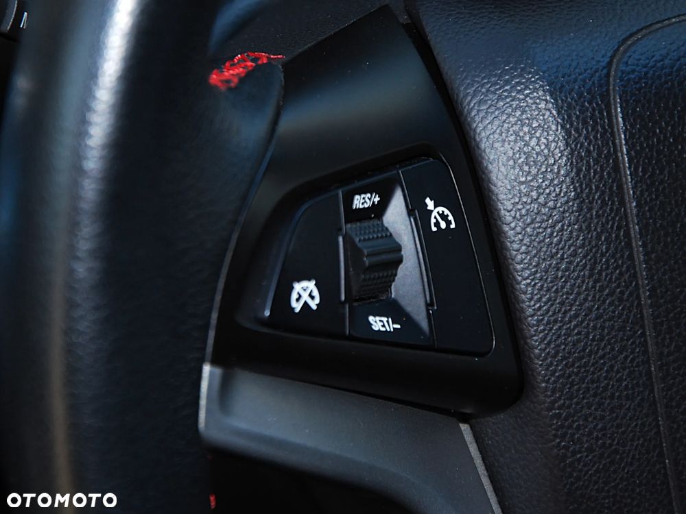 Chevrolet Cruze 1.6 LS+ - 5