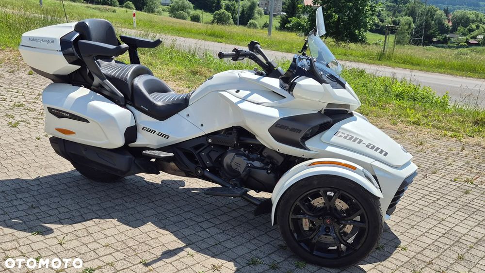 Can-Am Spyder - 10