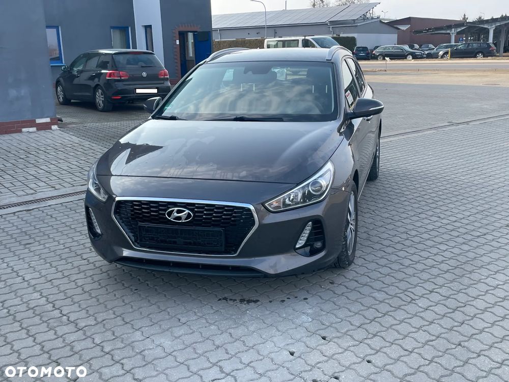 Hyundai i30 blue 1.6 CRDi Passion - 4