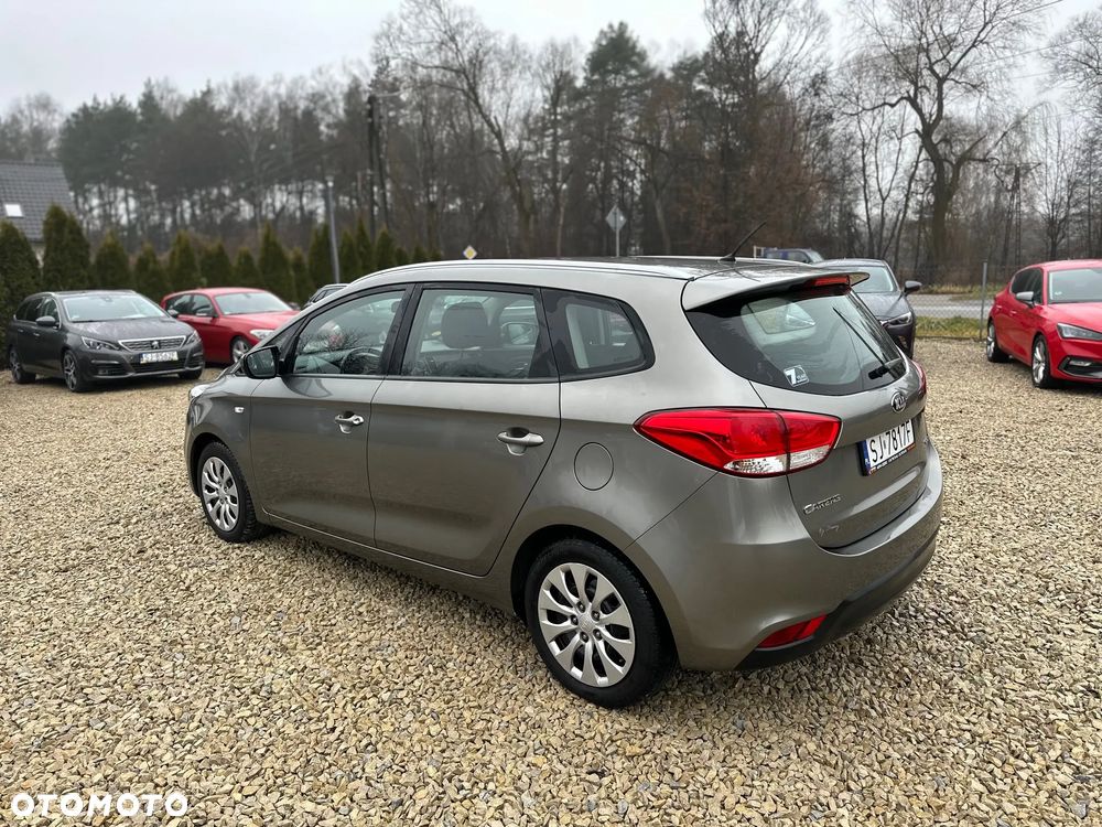 Kia Carens 1.7 CRDi 115 Dream Team Edition - 4
