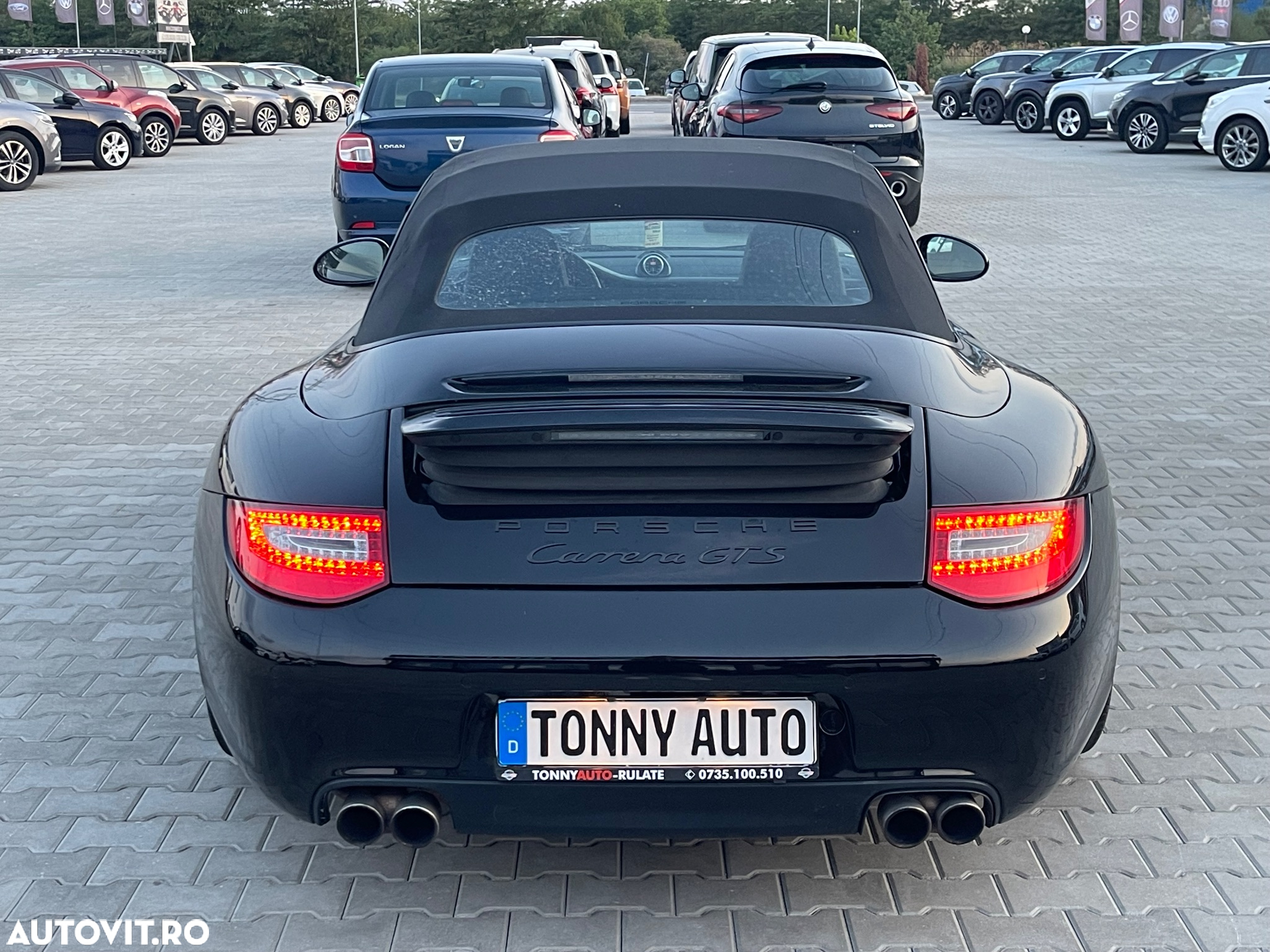 Porsche 911 Carrera 4 GTS PDK - 11