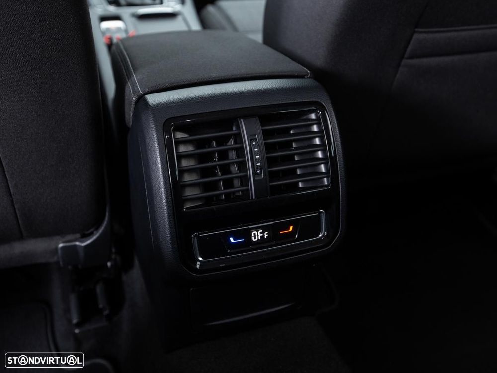 VW Passat Variant 2.0 TDI Business DSG - 21