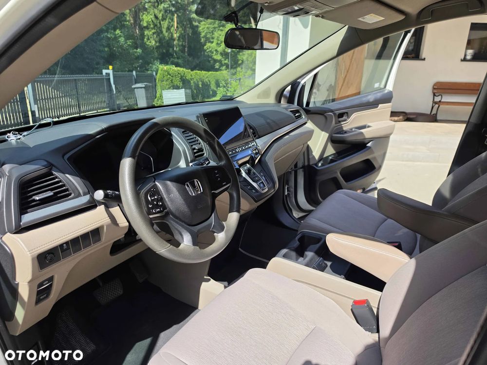 Honda Odyssey 3.5 LX - 9