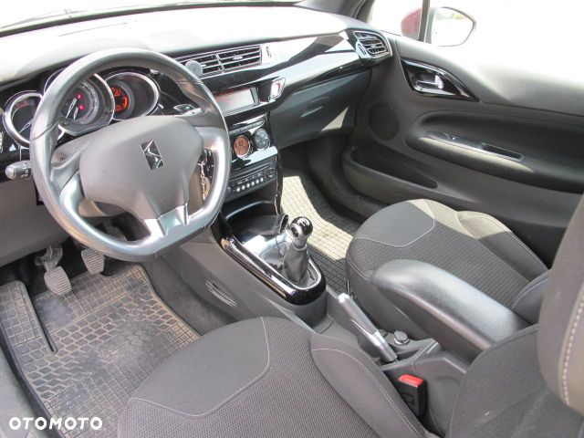 Citroën DS3 e-HDi 90 FAP SoChic - 11