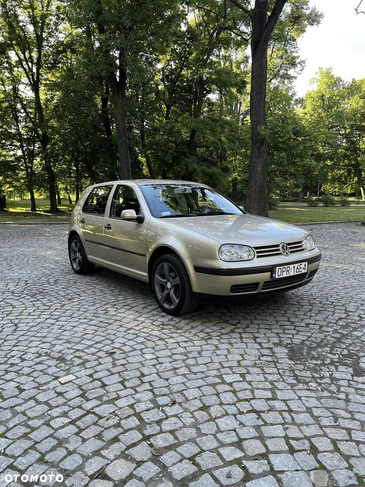 Volkswagen Golf 1.4 Basis - 1